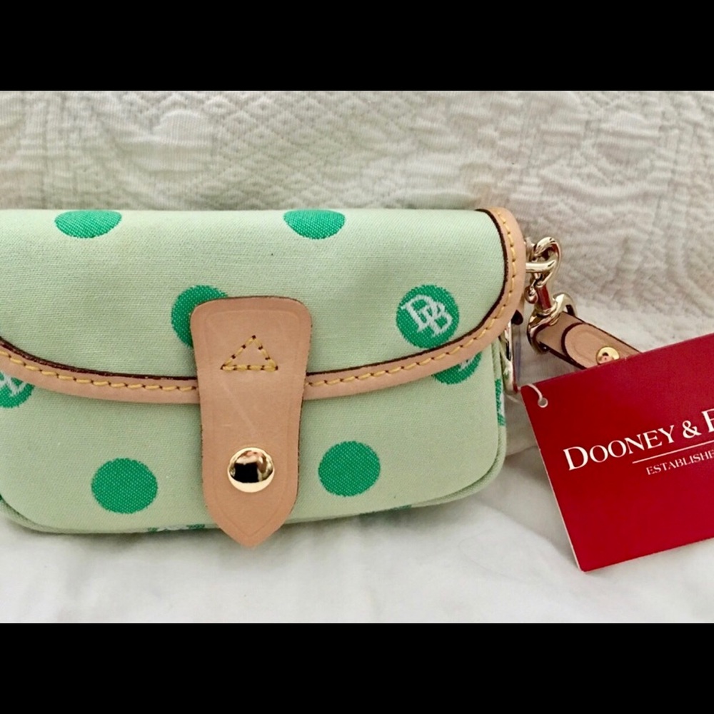 NWT Dooney & Bourke Wristlet